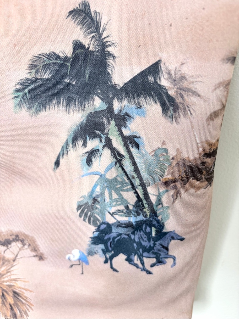Tribe Kelley Sculpting Traveler Bra Top Beach Cowboy Scenic Horses Palms Large - Picture 4 of 11
